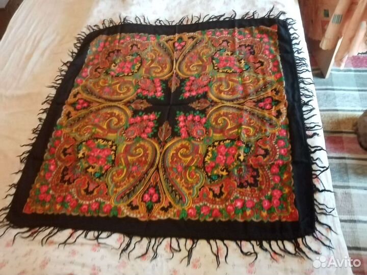 Павловопосадский шерстяной платок