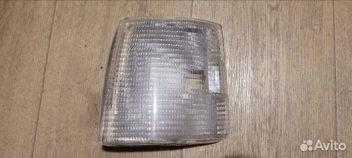 Указатель поворота левый белый VW Transporter T4