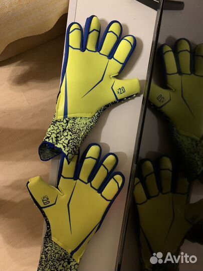 Вратарские перчатки 9,5 размер