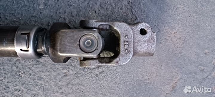 Вал рулевой колонки Тойота Королла 180