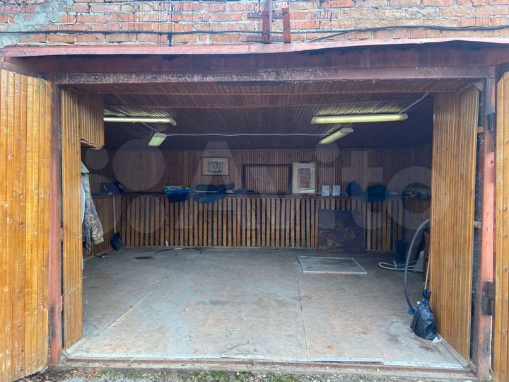 Гараж, > 30 м²