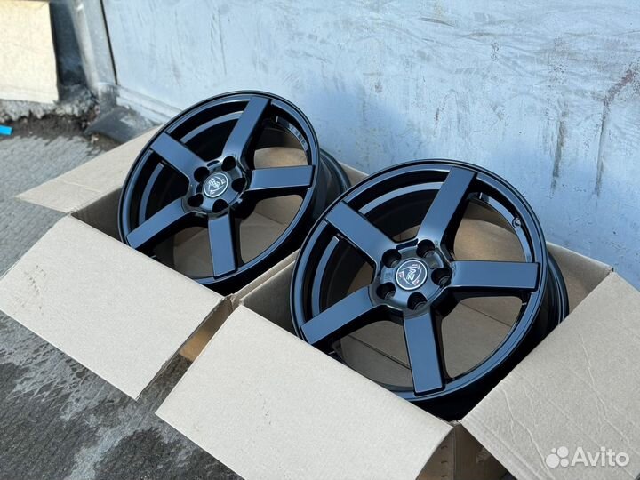 Диски R16 5x100 Vossen CV3 Черный глянец