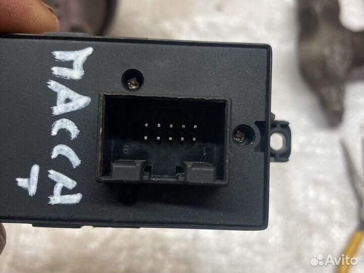 Блок управления стеклоподъемниками passat b5