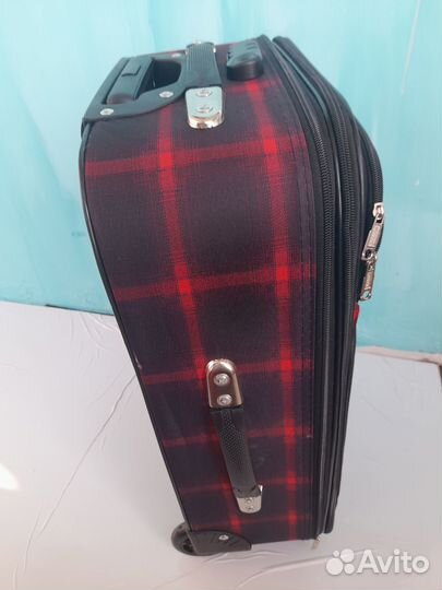 Чемодан новый, размер 