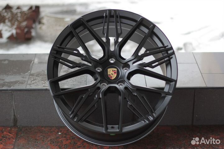 Кованые диски GT Forgrd R21 на Porsche Cayenne