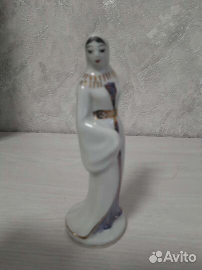 Фарфоровые статуэтки