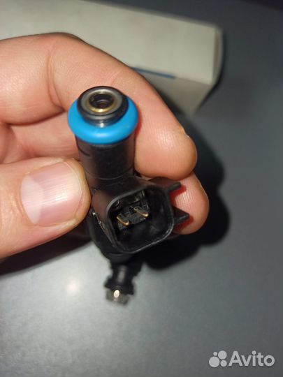 Форсунка топливная Mazda 3 / 5 / 6 LF0113250A New