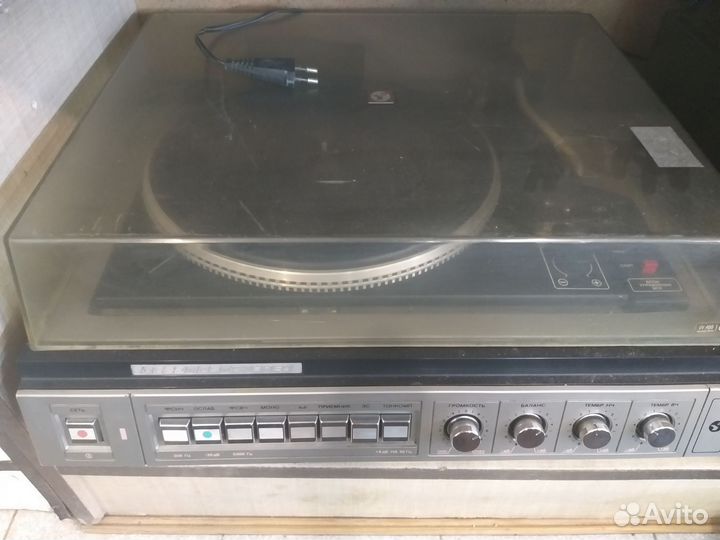 Виниловый проигрыватель