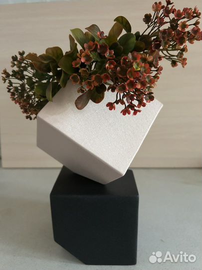 Ваза декоративная интерьерная Куб из керамики