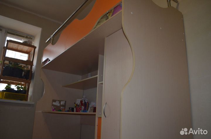 Уголок школьника кровать чердак с шкафом тумба