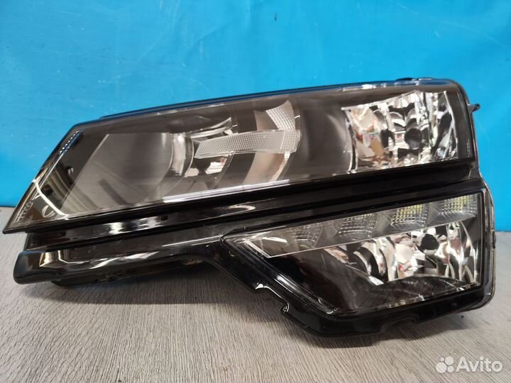 Фара левая Skoda Karoq 2018