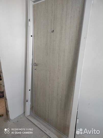 Продам входную дверь