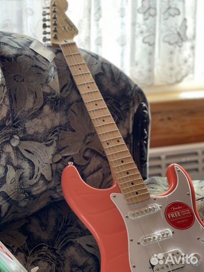 Squier sonic stratocaster hss tahitian coral