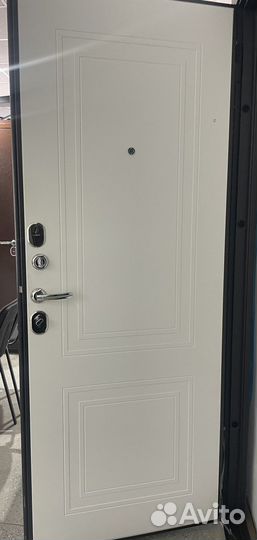 Дверь входная металлическая