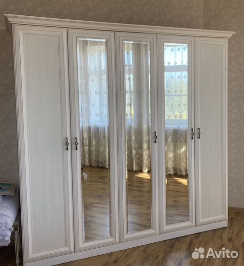 Спальный гарнитур