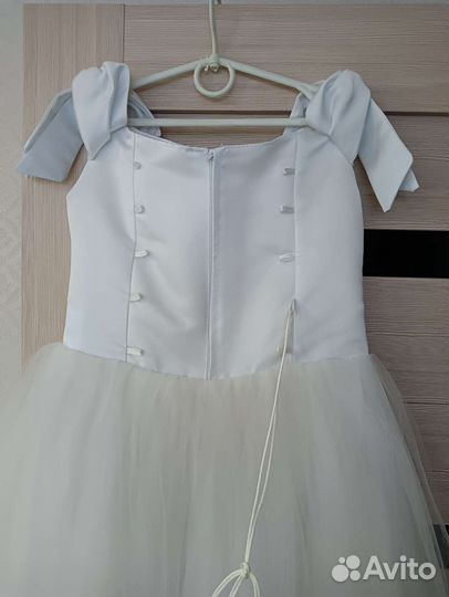 Платье очень пышное