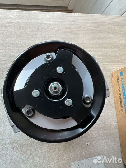 Компрессор кондиционера VAG 1k0820803e