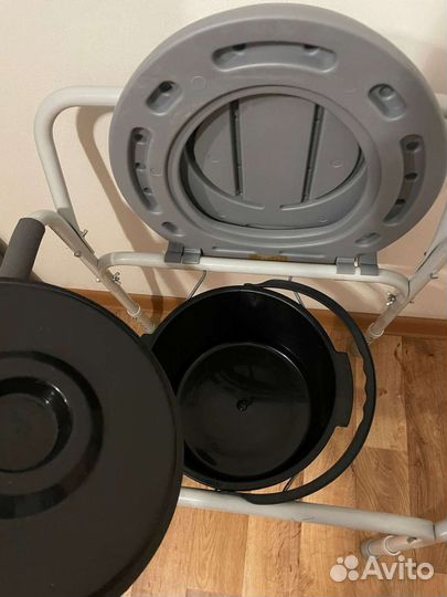 Санитарное кресло туалет