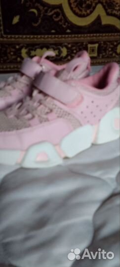 Кроссовки для девочки
