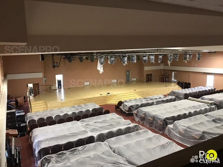 Стационарный сценический подиум с покрытием из лам