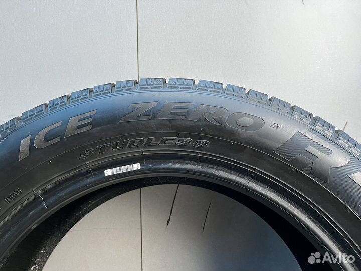 Pirelli Ice Zero FR 215/60 R17