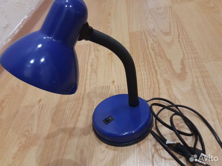 Настольная лампа