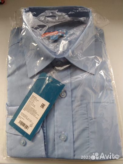 Новые рубашки (2) для мальчика школьного возраста