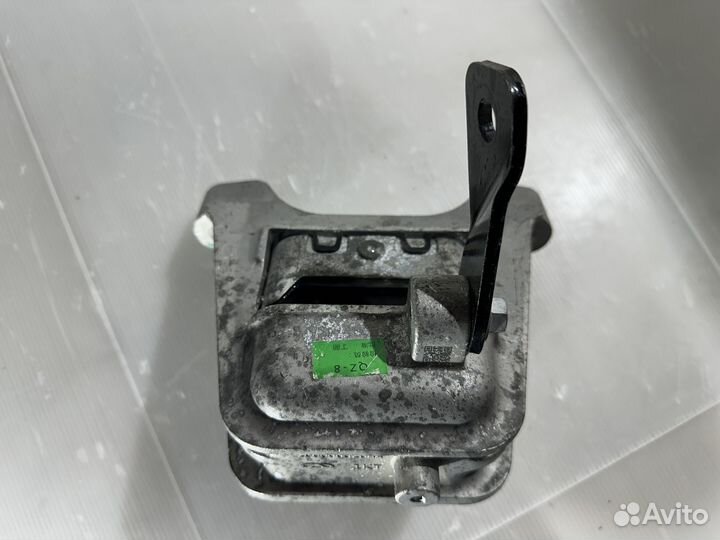 Опора (подушка) двигателя правая Chery Tiggo 8 Pro