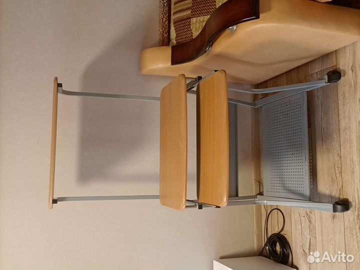 Компьютерный стол,б/у