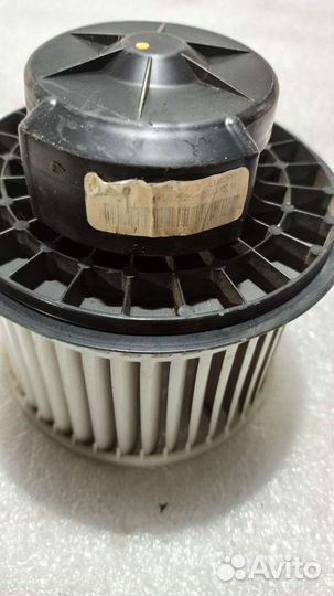 Моторчик отопителя Nissan Tiida c11