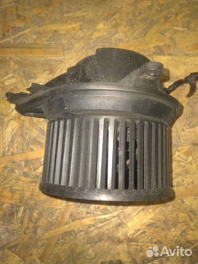 Мотор печки обдува лобового стекла на Mercedes Ben