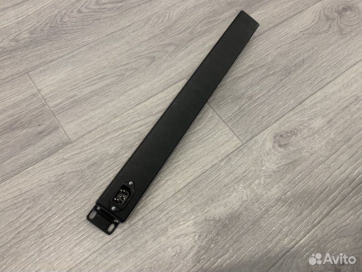 Блок розеток 220 В, 8 розеток, 16 А, 1U, Roxton