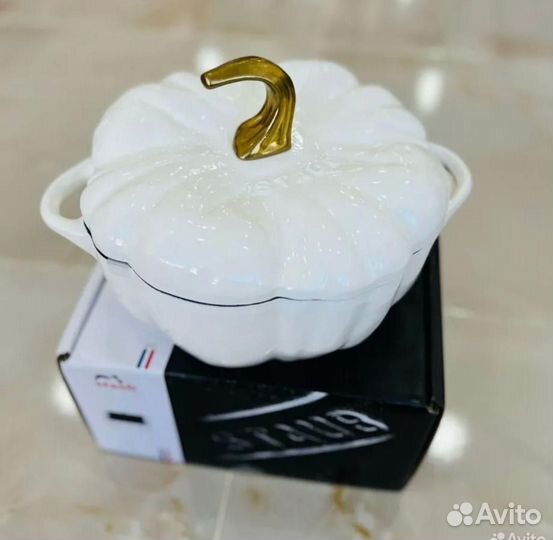 Кастрюля чугунная staub