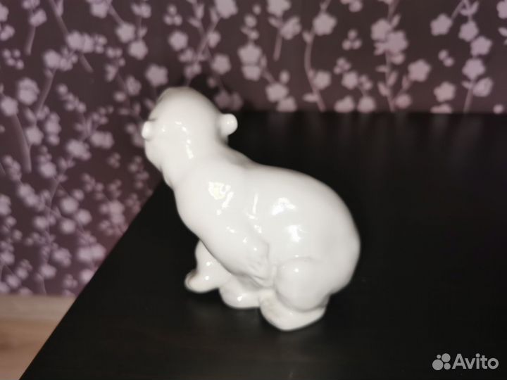 Статуэтка фарфоровая лфз Белый мишка