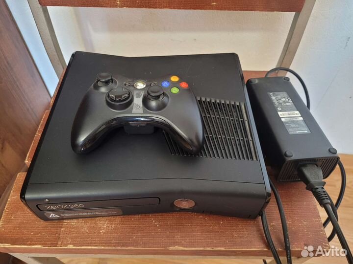 Xbox 360S прошитая, 28 игр, 1 джойстик