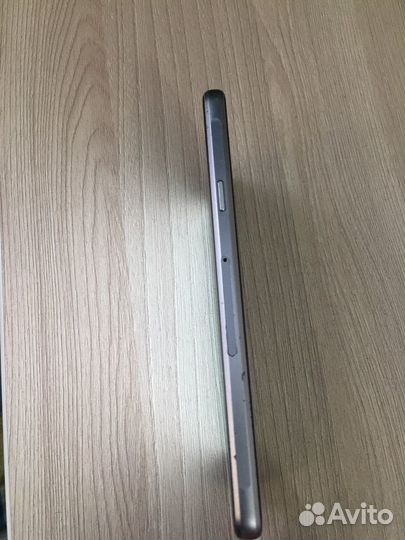 Samsung Galaxy A3 (2017) SM-A320F Single Sim, 2/16 ГБ