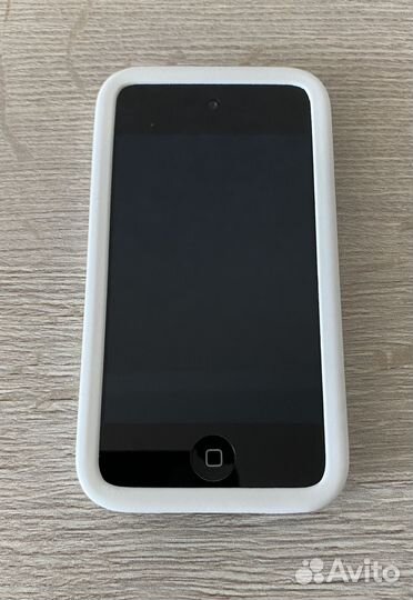 Apple iPod Touch 4 64gb (MC547LL/A) +чехол