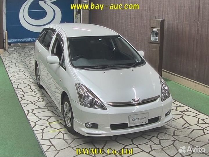 Подкрылок задний правый Toyota Wish ZNE10 1ZZ-FE