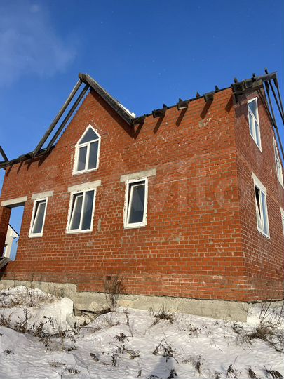 Дом 180 м² на участке 11 сот.