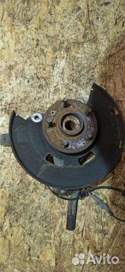 Кулак поворотный передний правый Opel Astra J