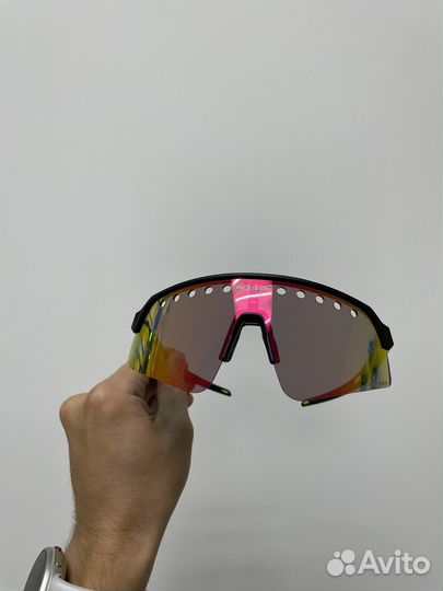 Солнцезащитные очки Oakley Sutro Lite Sweep Prizm