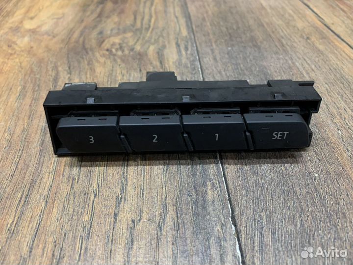 Volkswagen Touareg NF Кнопка многофункциональная