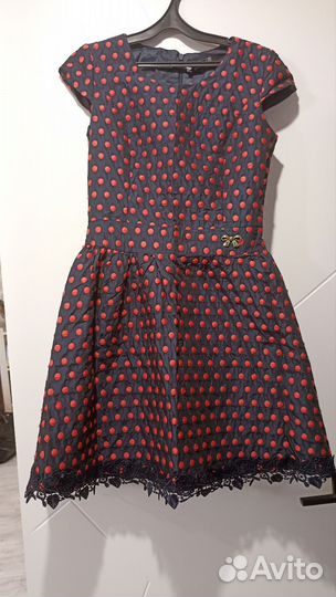 Платье из плотной ткани