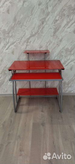 Компьютерный стол стеклянный