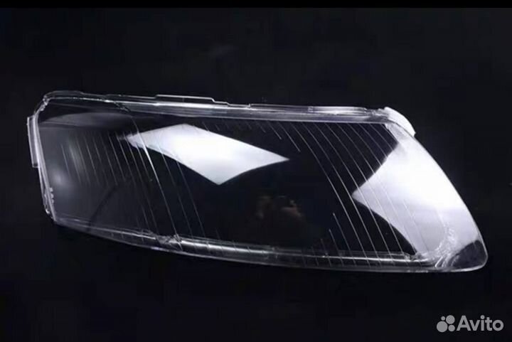 Новое стекло фары Audi A6 C6 рестайлинг (2008—2011)