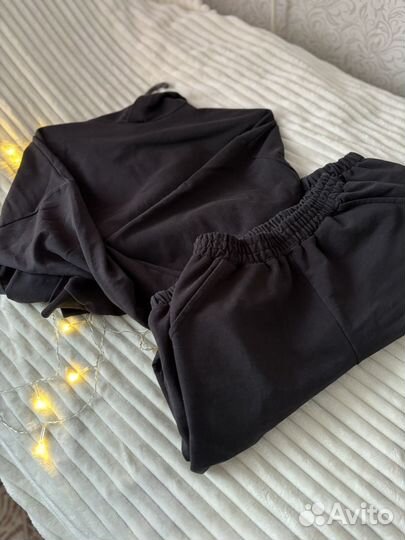 Спортивный костюм женский