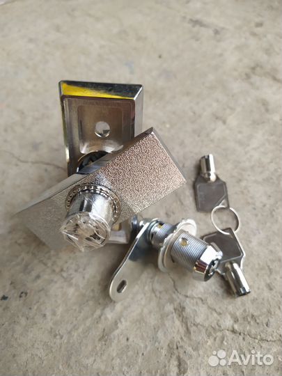 Кофейный автомат. Замок дверной в комплекте