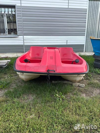 Катамаран педальный