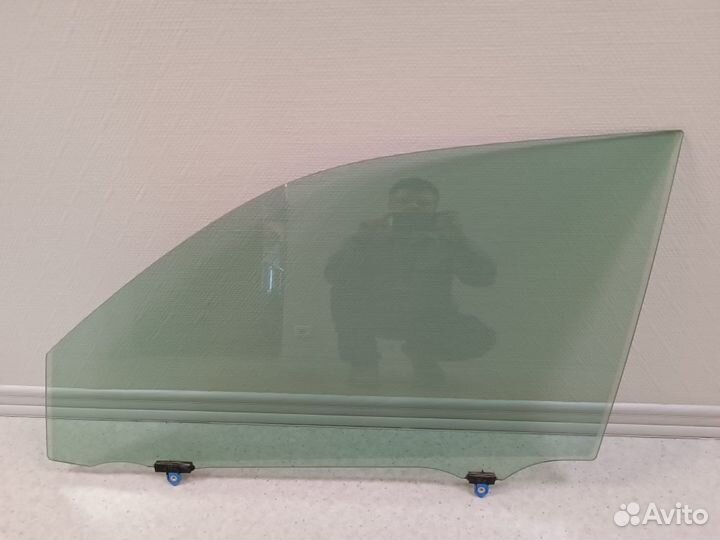 Стекло переднее левое Toyota Prado 6810260060