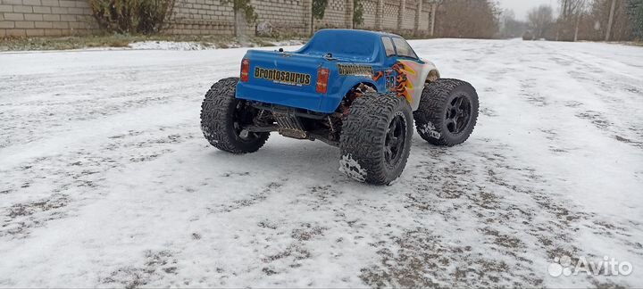 Радиоуправляемая модель 1:10